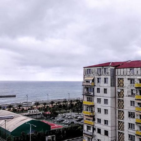 Apartment Rusudan Batoemi Buitenkant foto
