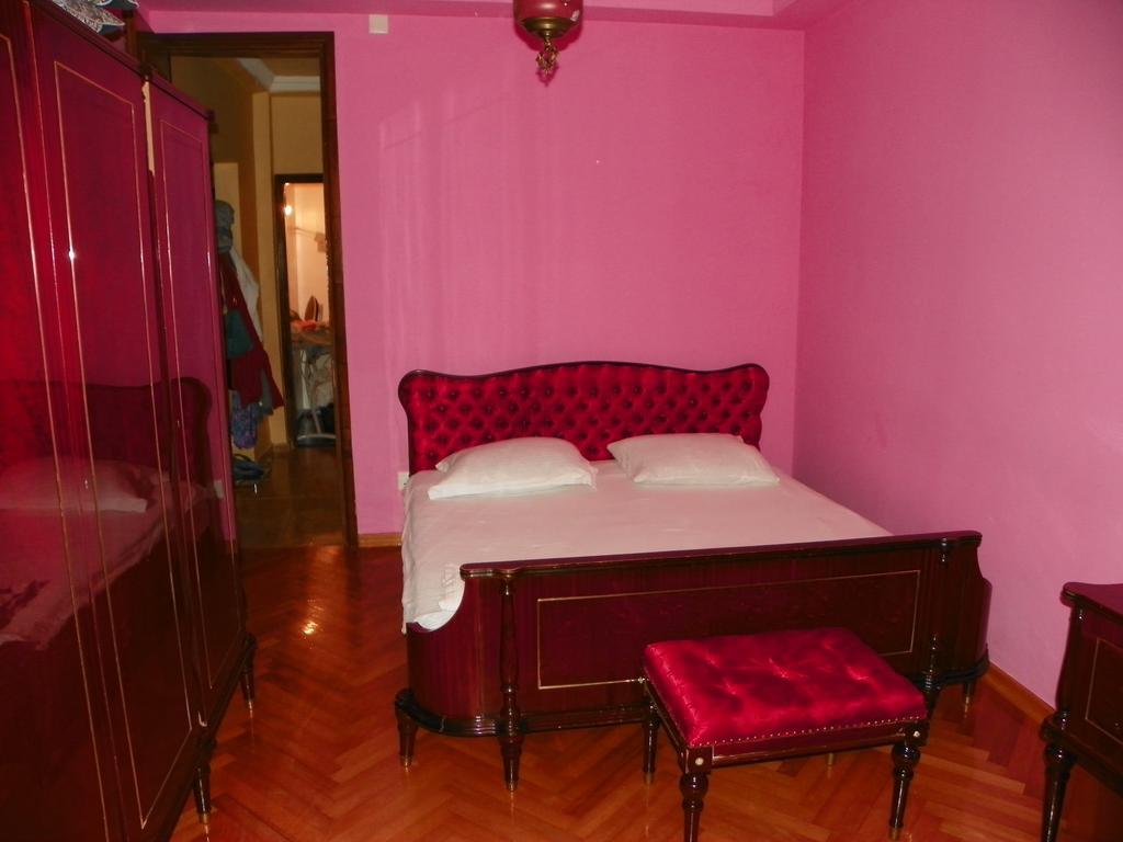 Apartment Rusudan Batoemi Kamer foto