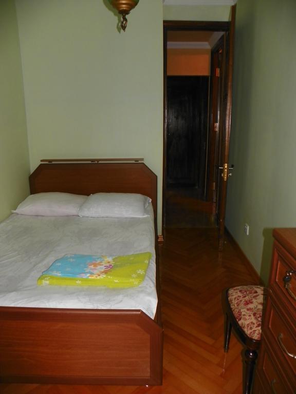 Apartment Rusudan Batoemi Kamer foto